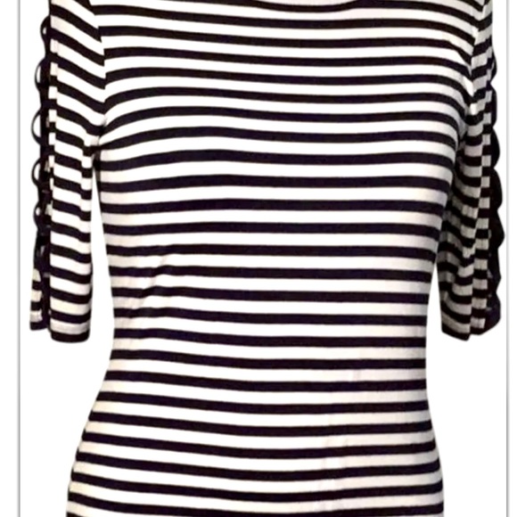 Striped. Stretch Cut off Short Sleeves Top - Picture 2 of 4